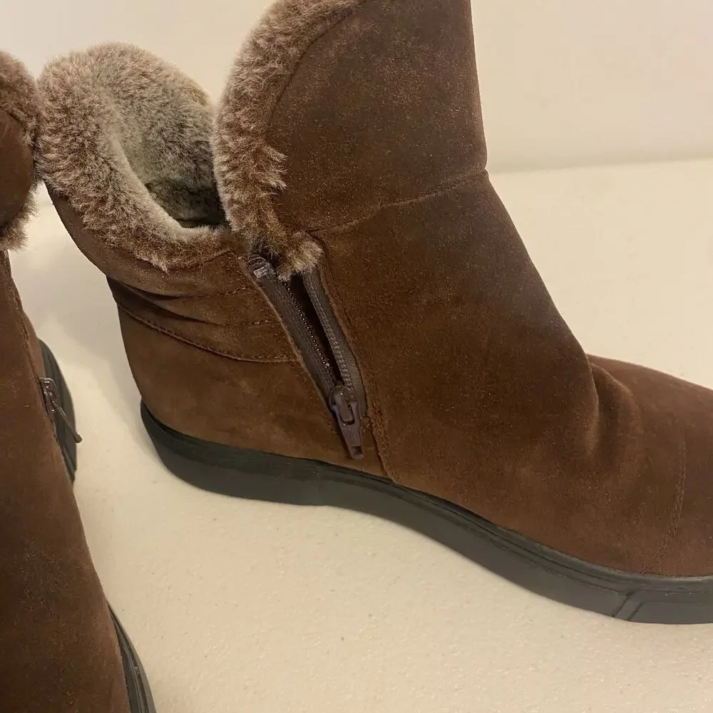 Naturalizer Brown Suede Women 8.5M Boots Shearling Ankle Soft Warm Side Zip